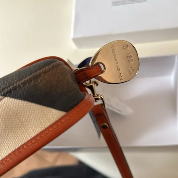 DOONEY AND BOURKE Orange Flap Wristlet NEW WITH TAGS. - Picture 12 of 12